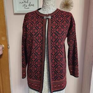 LKNW Volund red black Lokken Norway sweater M DDD6